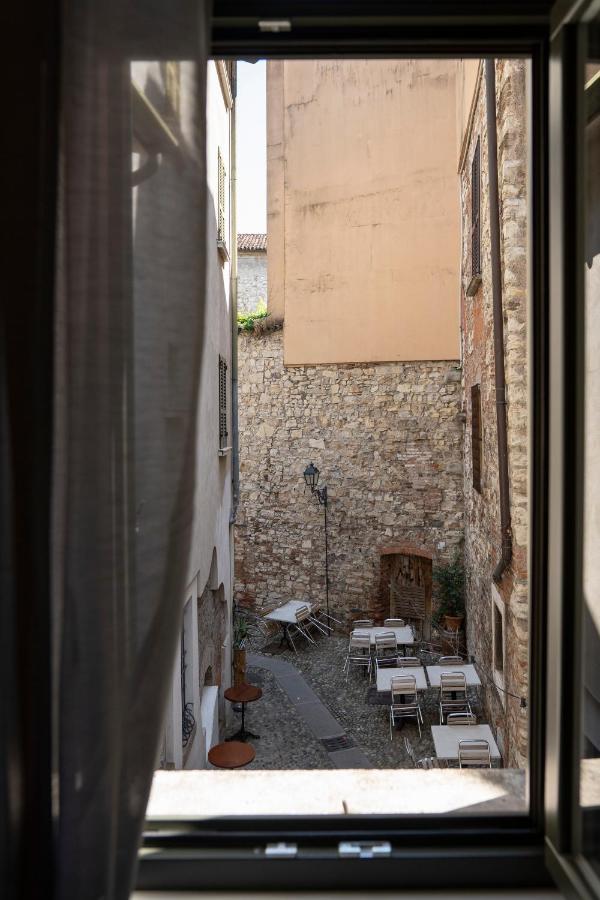 Homo Homini Lupus Apartment Brescia Exterior photo
